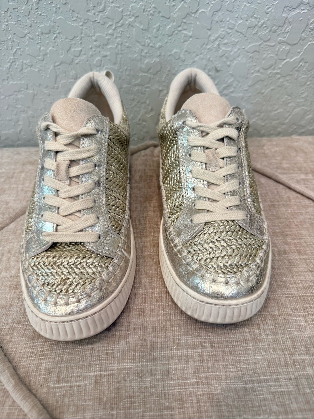 Dolce Vita Nicona Women's Sneakers in gold woven - Picture 3 of 6